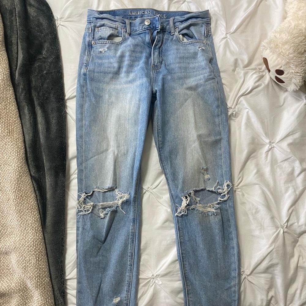 🤍3/35 American Eagle mom jeans